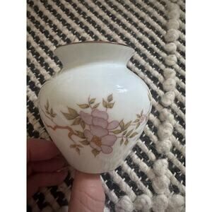 EUC Leart Bud Mini Vace Branches and Flowers Pattern